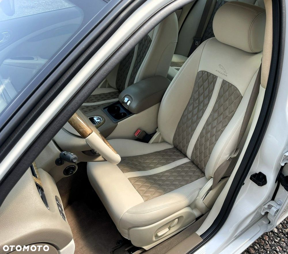 Jaguar S-Type - 11
