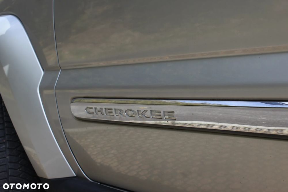 Jeep Cherokee - 15