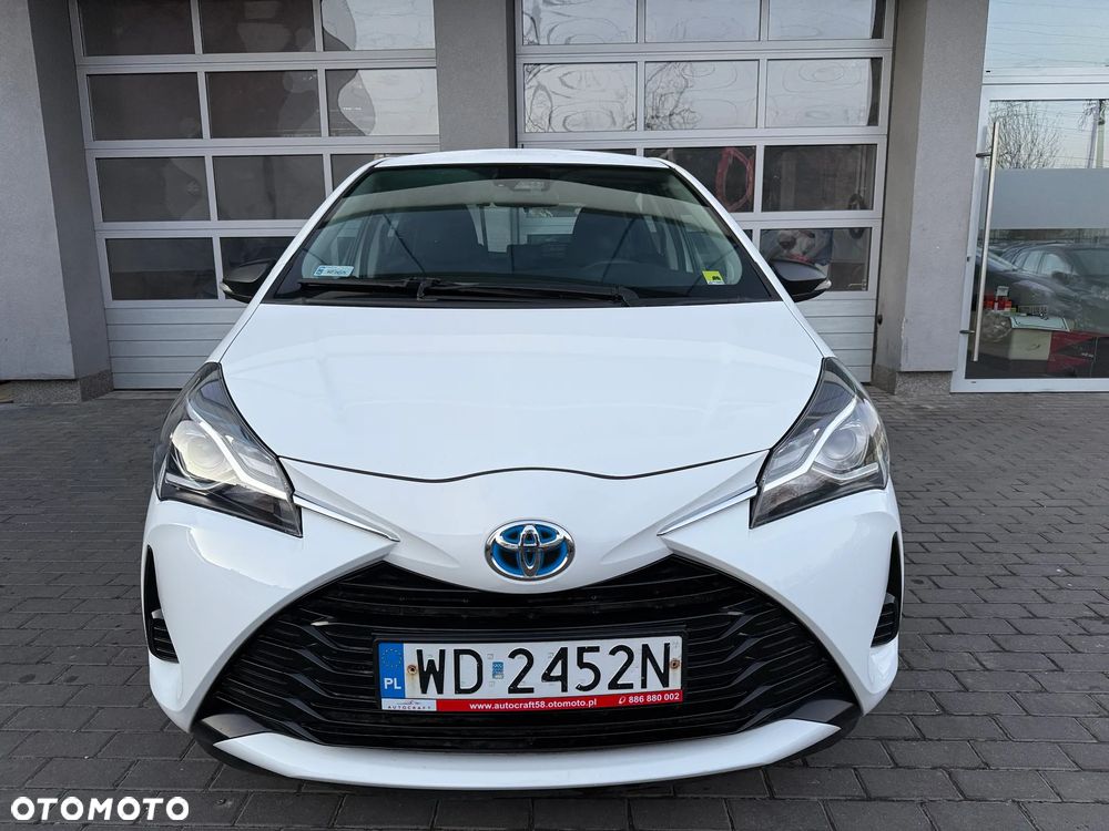 Toyota Yaris Hybrid 100 Active - 17