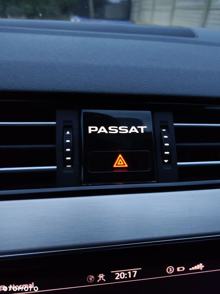 Volkswagen Passat Variant 2.0 TDI SCR DSG 4Motion Elegance - 37