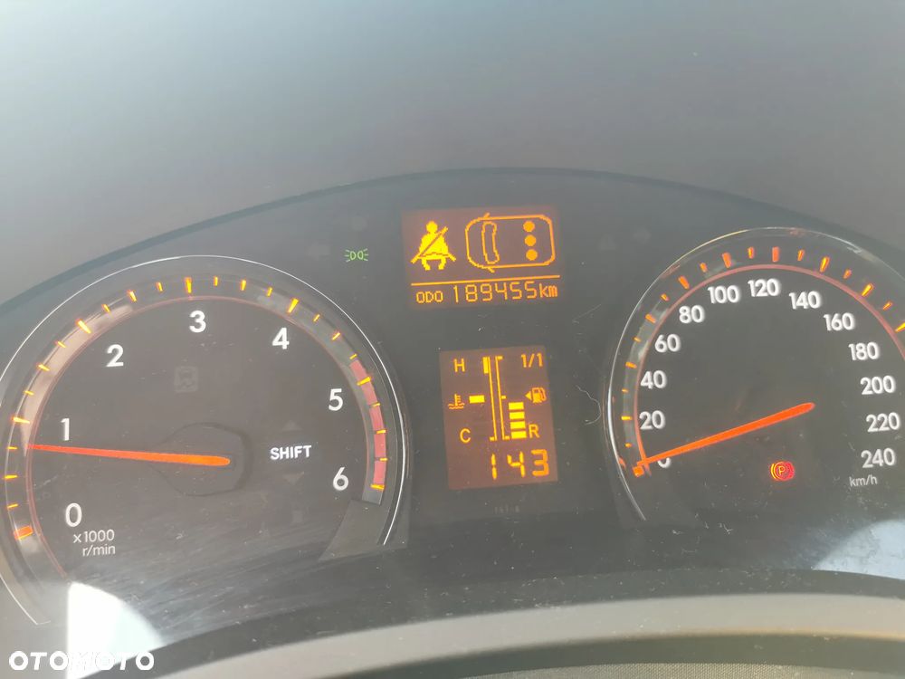 Toyota Avensis 2.0 D-4D - 20