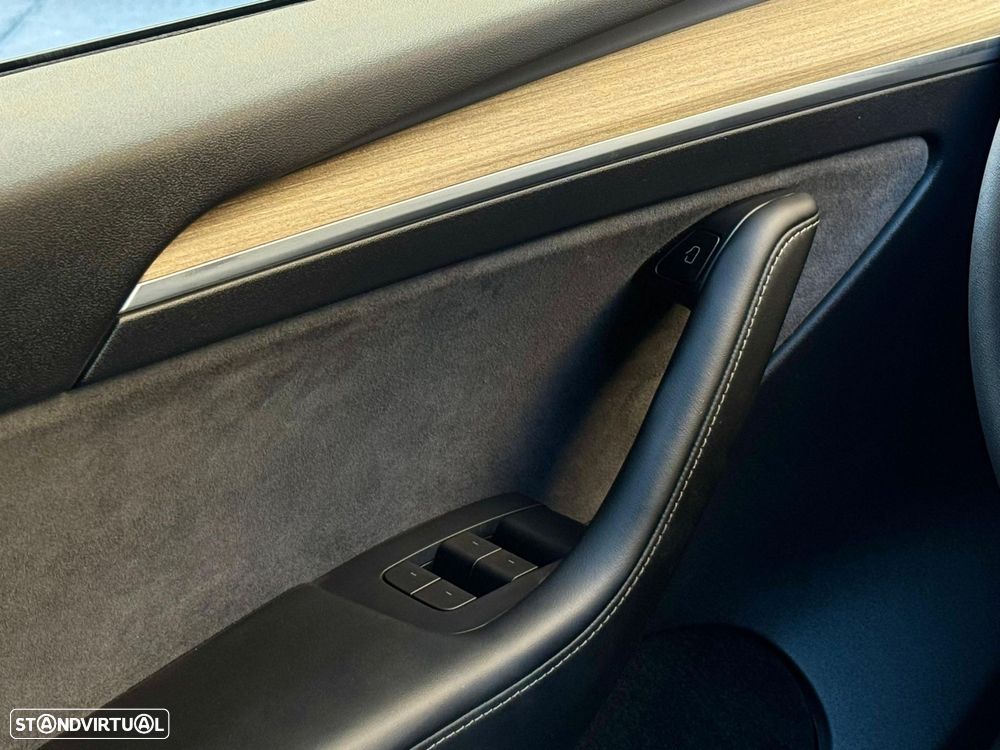 Tesla Model Y Standard - 34