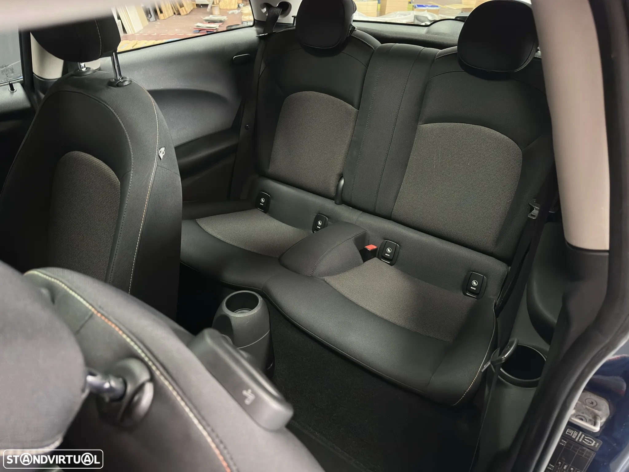 MINI 3 Portas One D - 24