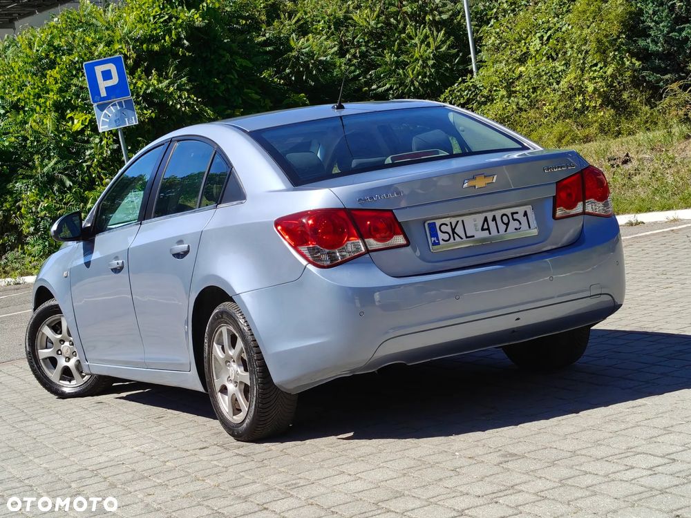 Chevrolet Cruze 2.0 LS - 35