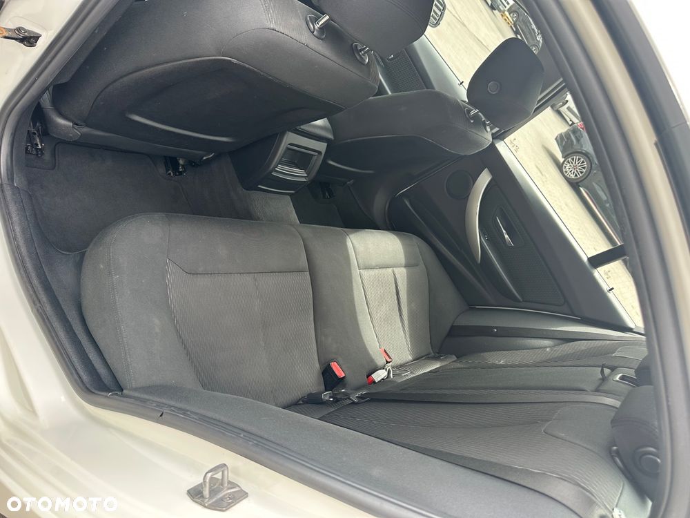 BMW Seria 3 318i GPF Advantage - 27