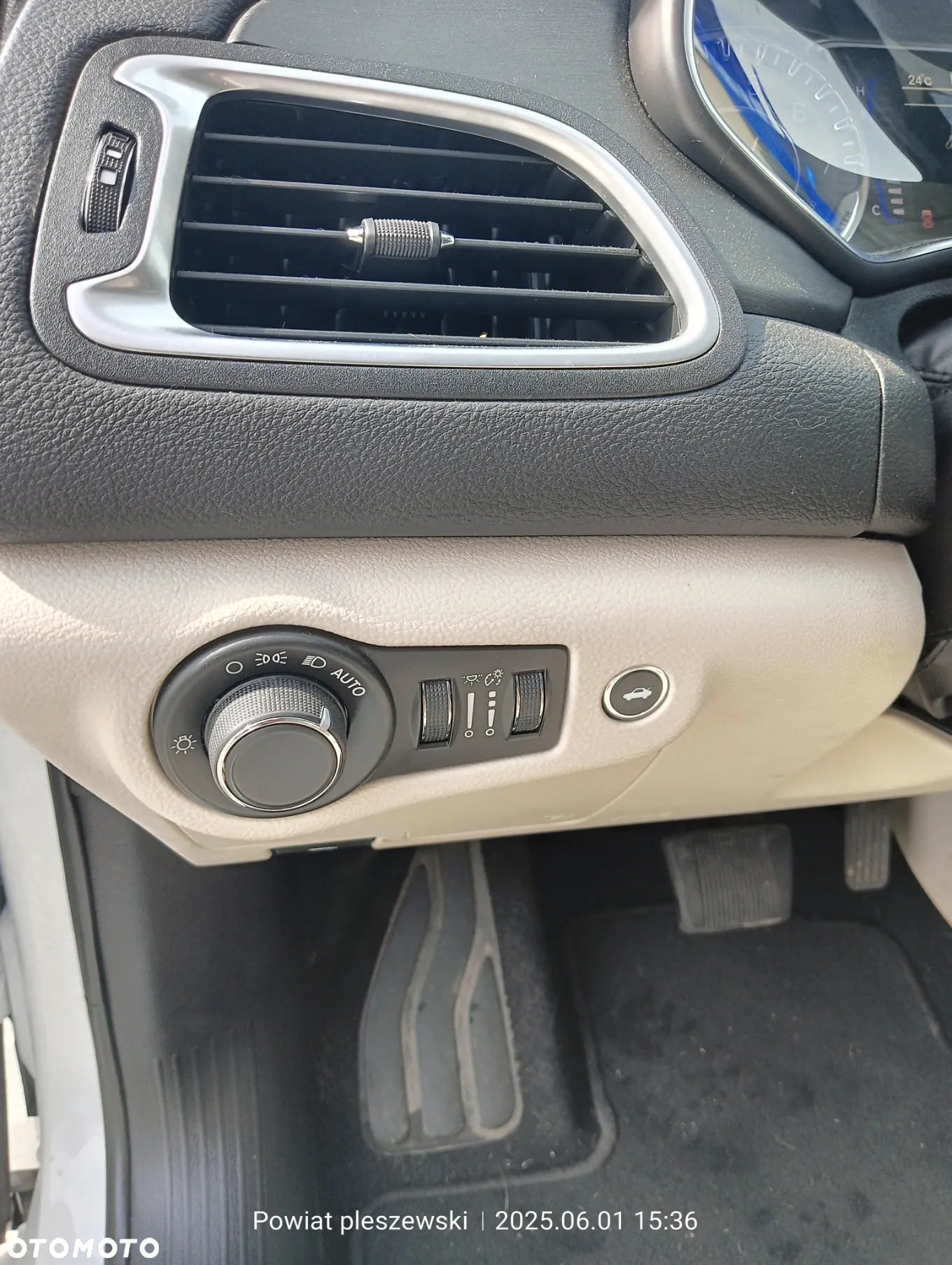 Chrysler 200 - 20