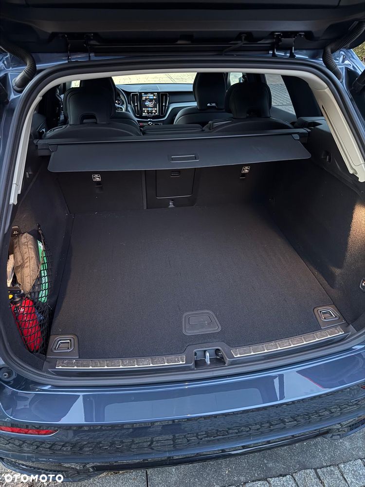 Volvo XC 60 B5 B AWD Ultra Dark - 8