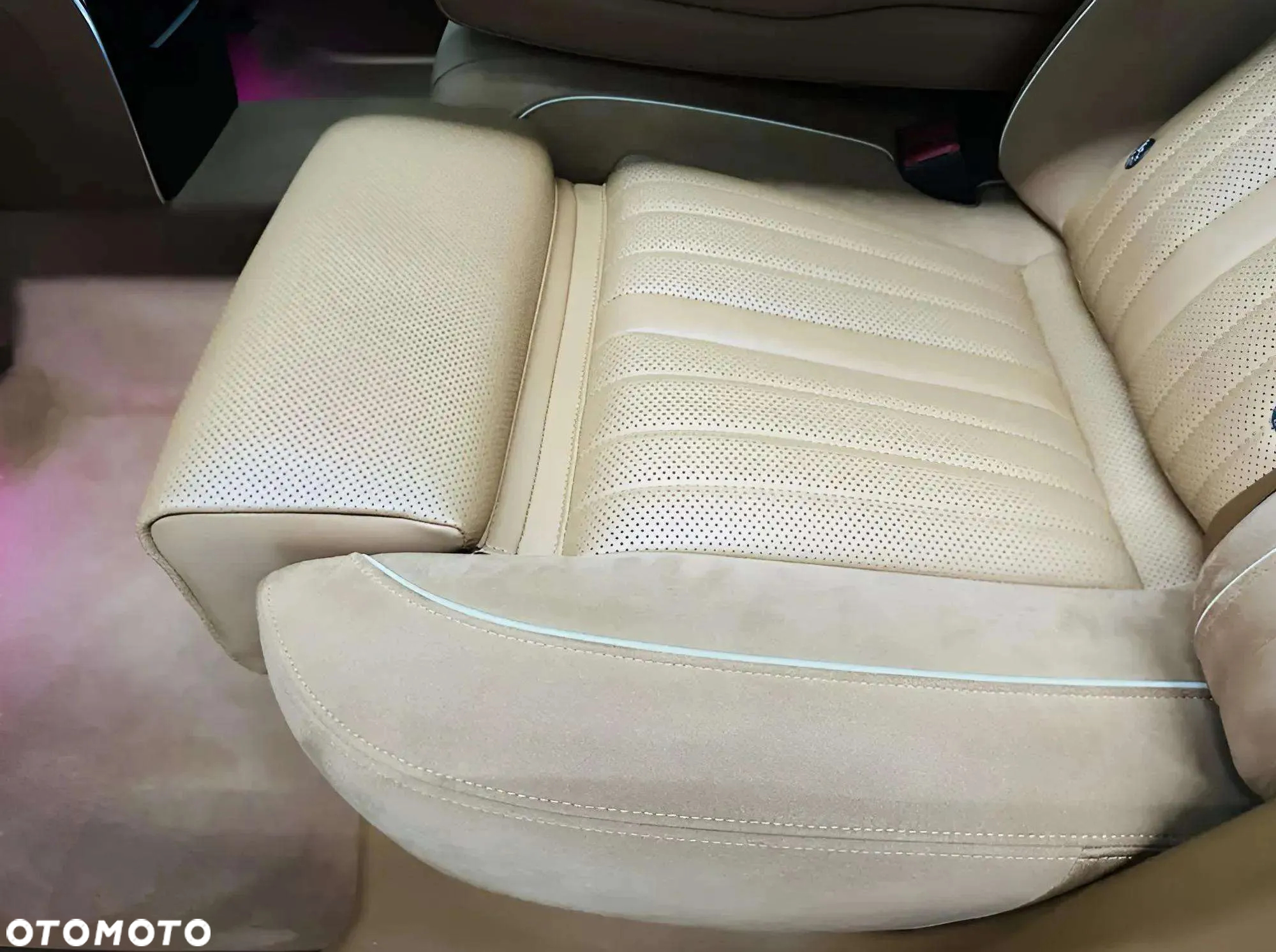 Hongqi H9 Standard - 26