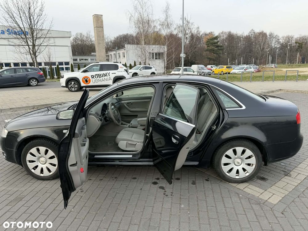 Audi A4 Limousine - 4