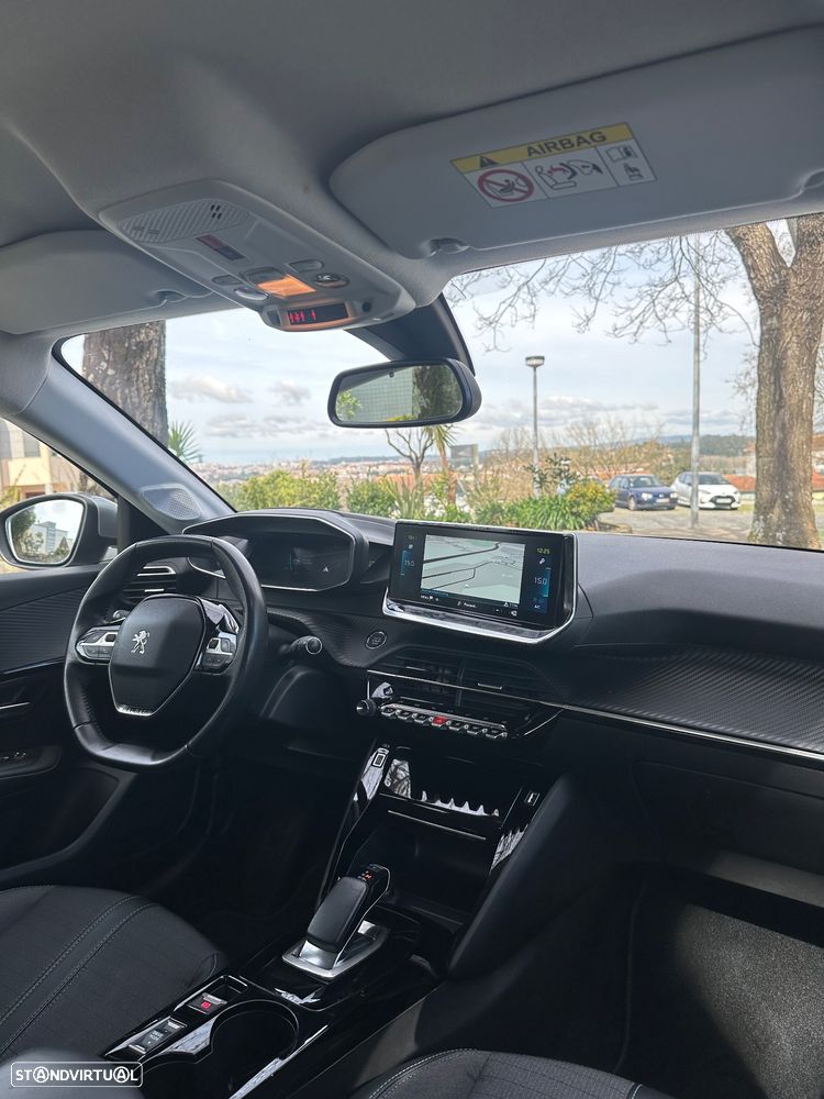 Peugeot e-208 Allure - 33
