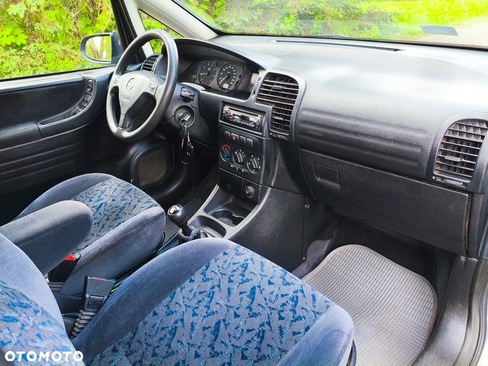 Opel Zafira 1.6 16V Comfort - 7