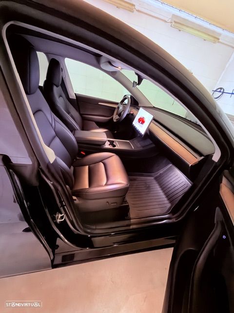 Tesla Model Y RWD - 16