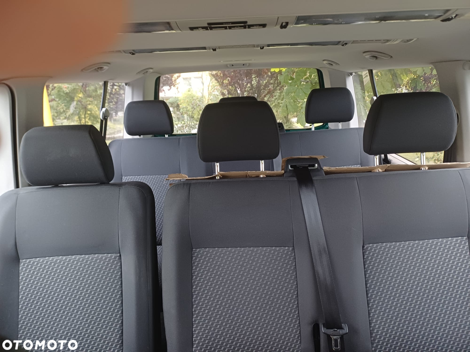 Volkswagen Caravelle - 11
