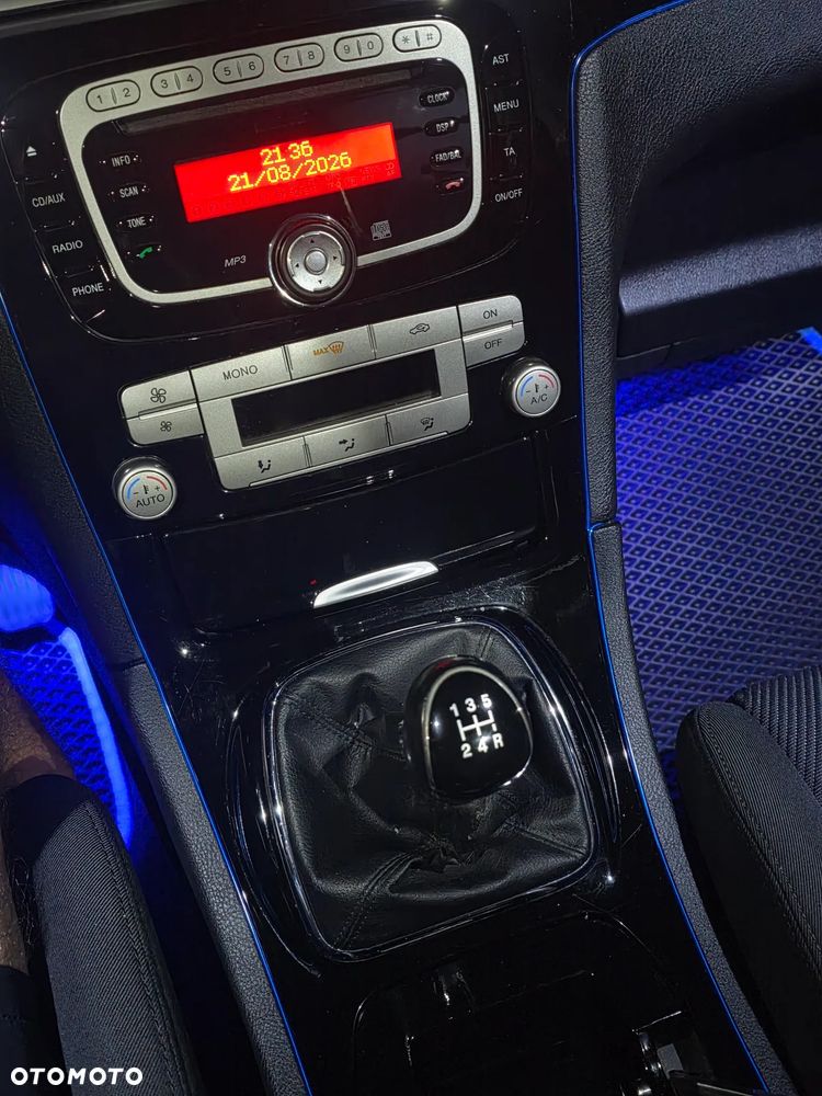 Ford S-Max 2.0 Titanium - 23