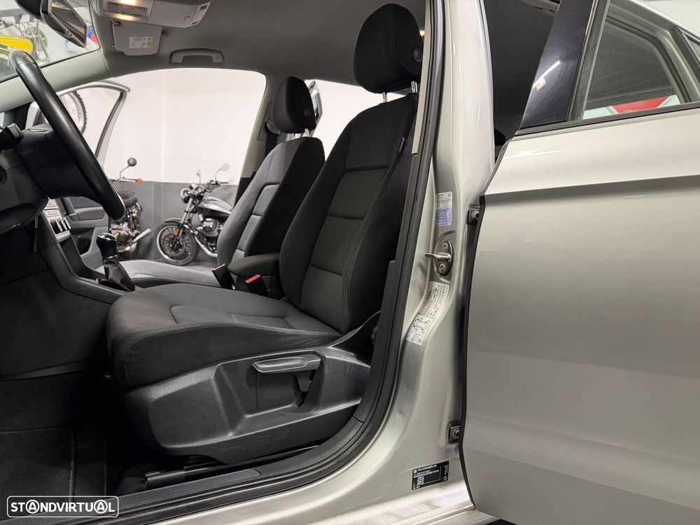 VW Golf Sportsvan 1.6 TDI Confortline BlueMotion - 16