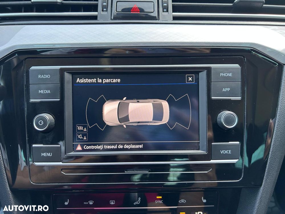 Volkswagen Passat 2.0 TDI DSG Comfortline - 24