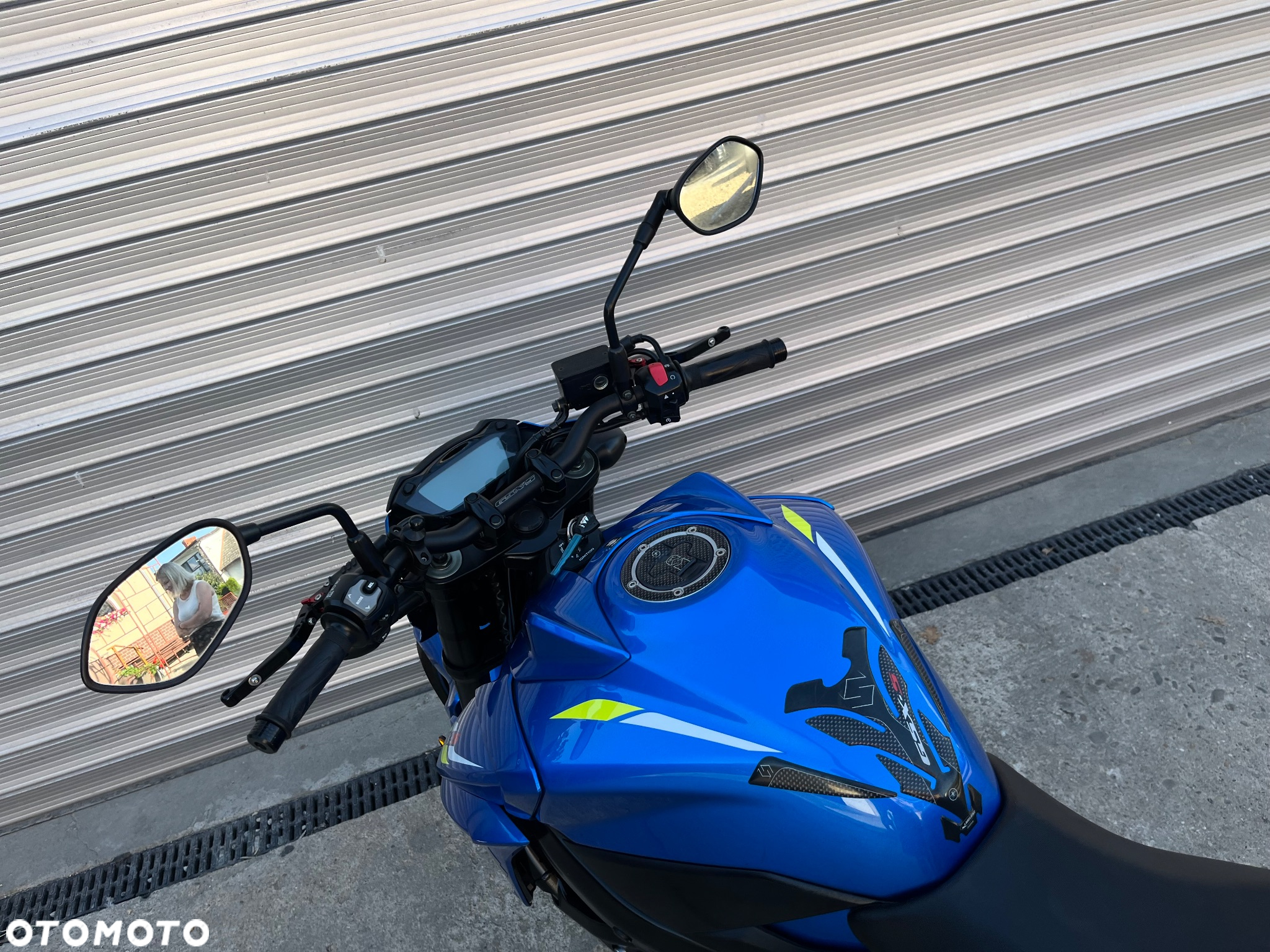 Suzuki GSX - 22