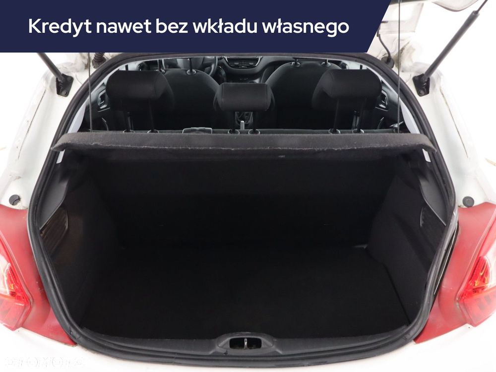 Peugeot 208 - 15