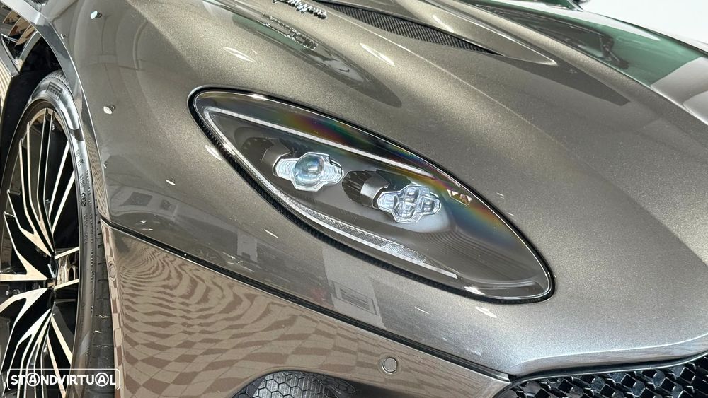 Aston Martin DBS Volante Superleggera - 13