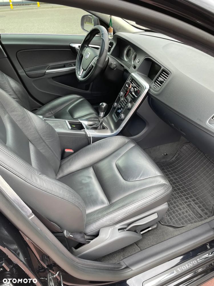 Volvo S60 D5 Summum - 16