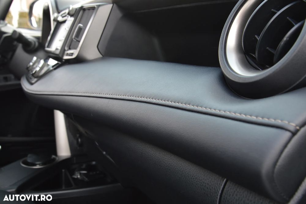 Toyota RAV4 2.2 D-4D 4x4 Automatik Edition - 31