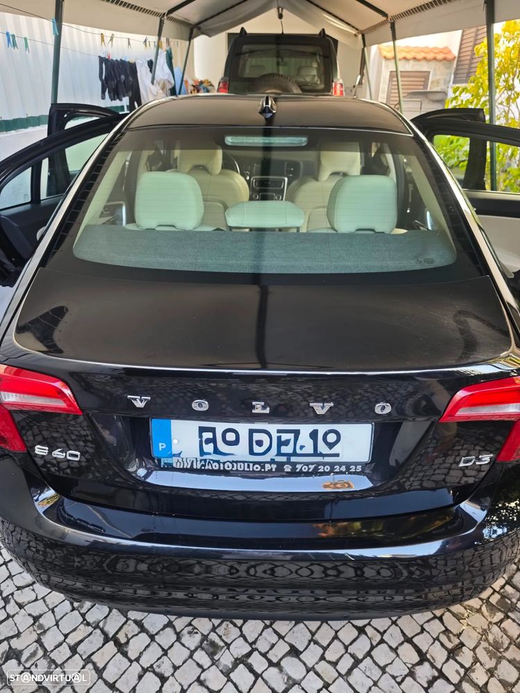 Volvo S60 2.0 D3 Momentum - 4