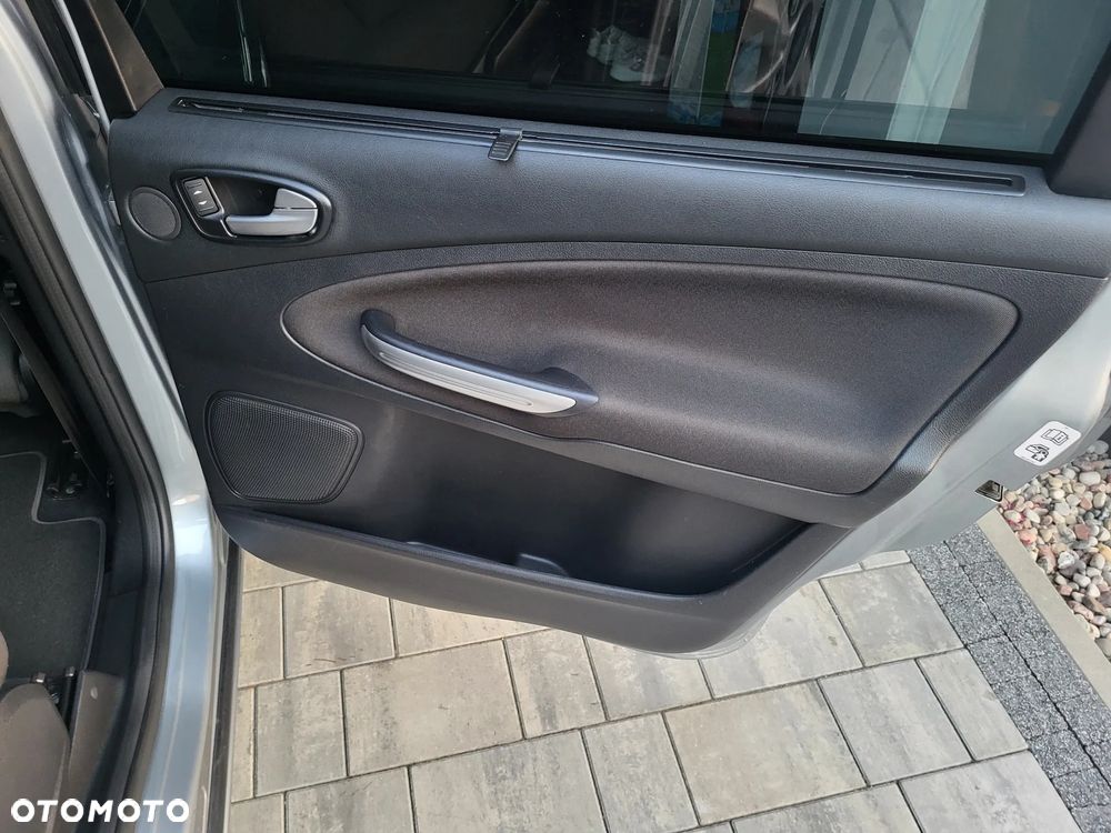 Ford S-Max 2.0 TDCi DPF Titanium - 28