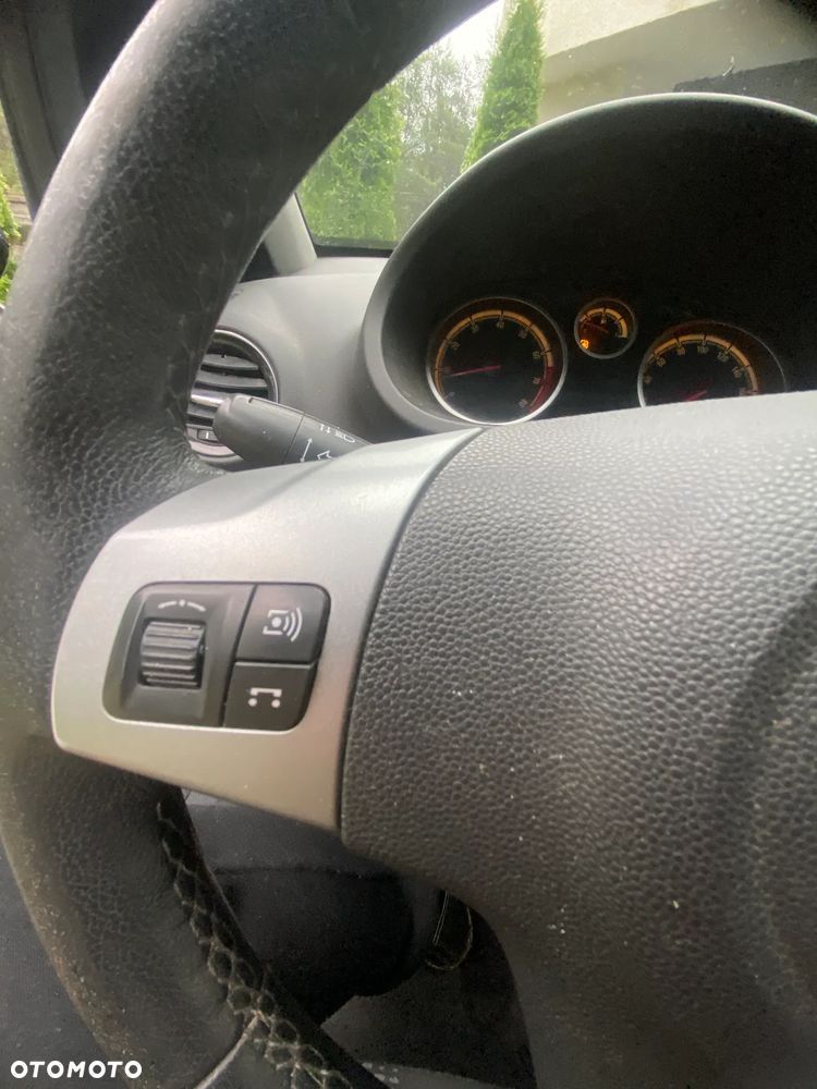 Opel Corsa 1.4 16V Sport - 10