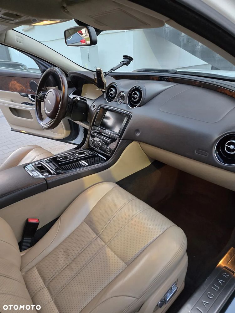 Jaguar XJ 3.0 T AWD Portfolio - 19