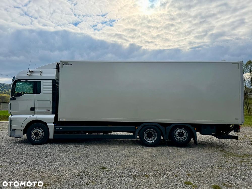 MAN TGX 26.440 / KONTENER / IZOTERMA / WINDA / 20 PALET / CAŁY NA PODUSZKACH / 3 OSIE / 3 OŚ PODNOSZONA + SKRĘTNA / EURO 6 / SPROWADZONY / SERWISOWANY - 14