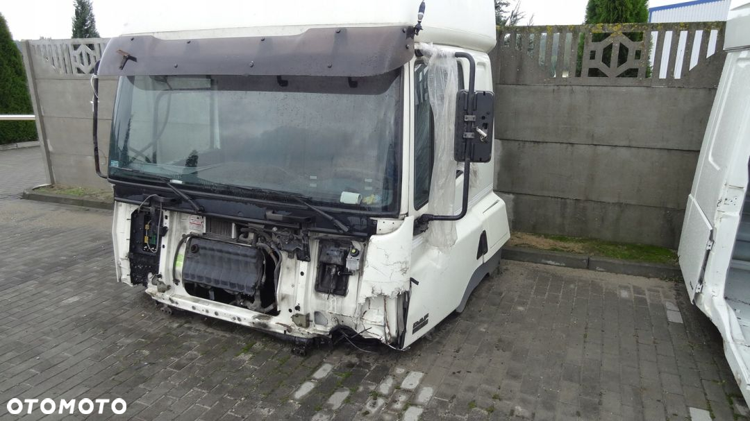 KABINA DAF XF 105 106 CF USZKODZONA 2000 NETTO - 7