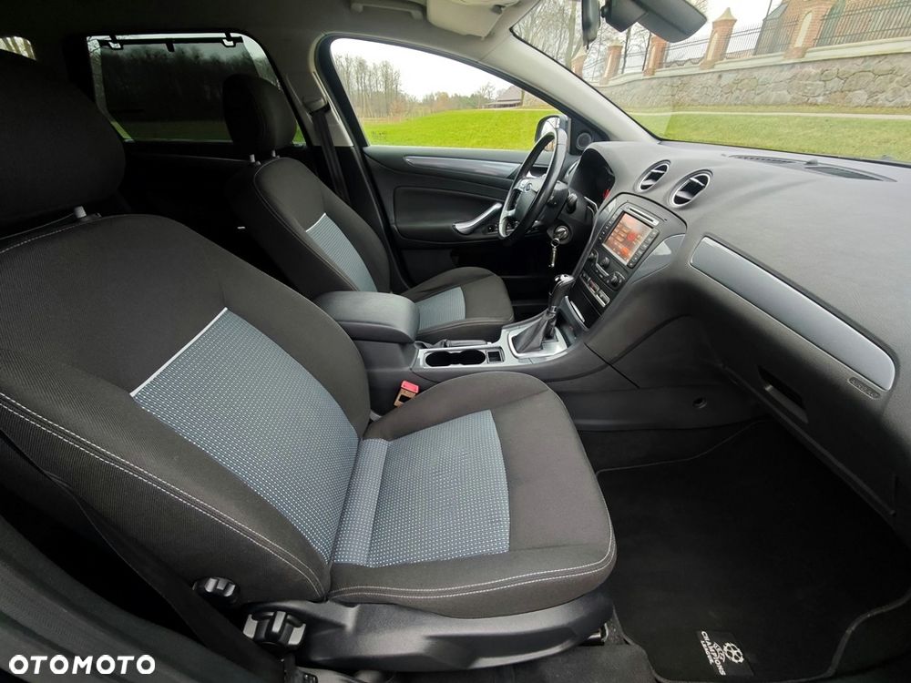 Ford Mondeo 2.0 TDCi Champions Edition - 32