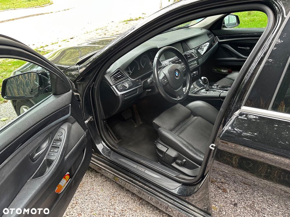 BMW Seria 5 525d xDrive Touring Sport-Aut - 8