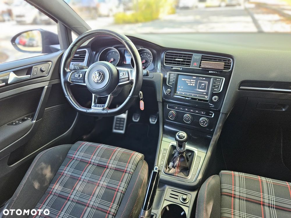 Volkswagen Golf GTI 2.0 TSI OPF Performance - 21