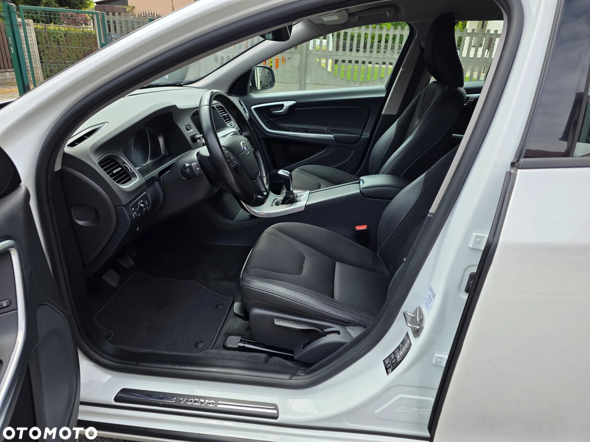 Volvo V60 D4 Linje Business - 12