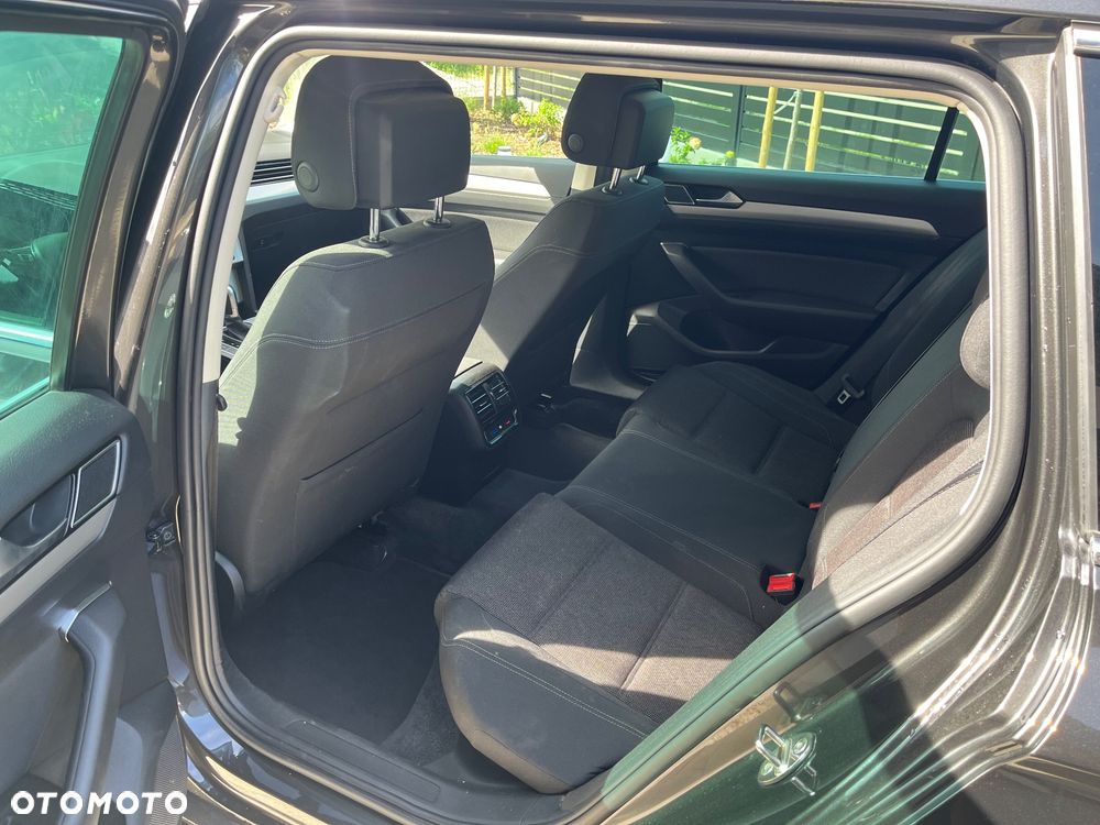 Volkswagen Passat 2.0 TDI Elegance DSG - 8