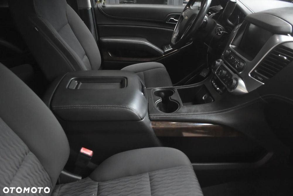 Chevrolet Suburban - 23