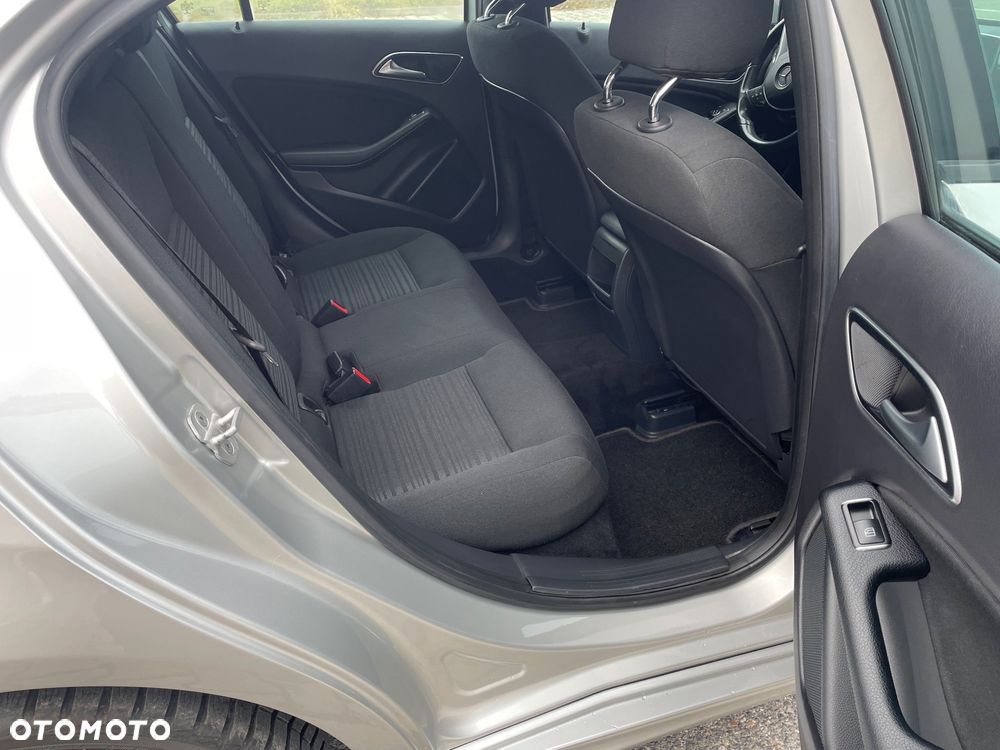 Mercedes-Benz Klasa A 180 CDI (BlueEFFICIENCY) Style - 23