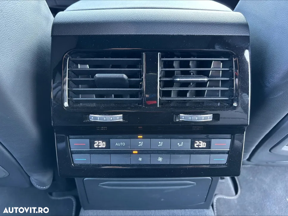 Volkswagen Touareg V6 TDI 4MOTION R-Line - 37