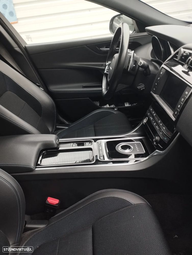 Jaguar XE 2.0 D R-Sport Aut. - 6