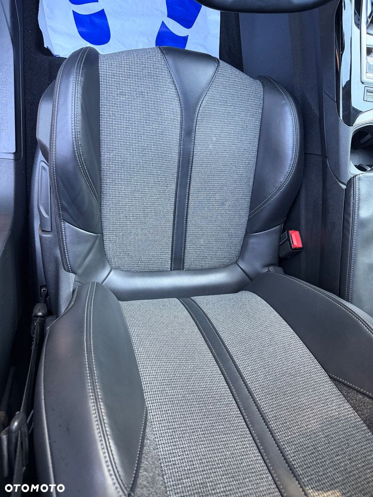 Peugeot 5008 BlueHDI 130 EAT8 Allure Business-Paket - 34