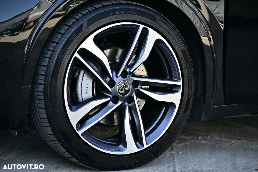 Infiniti Q30 2.2d DCT AWD City Black Edition - 14