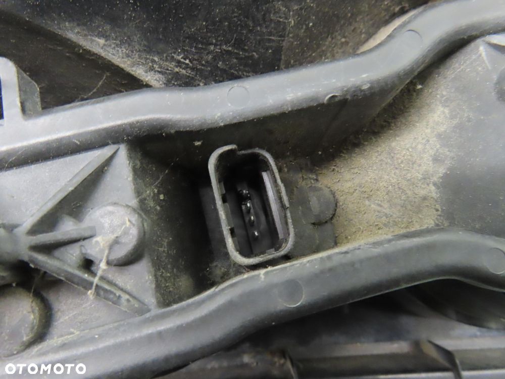 LAMPA LEWA TYLNA NISSAN PRIMERA P12 KOMBI - 2