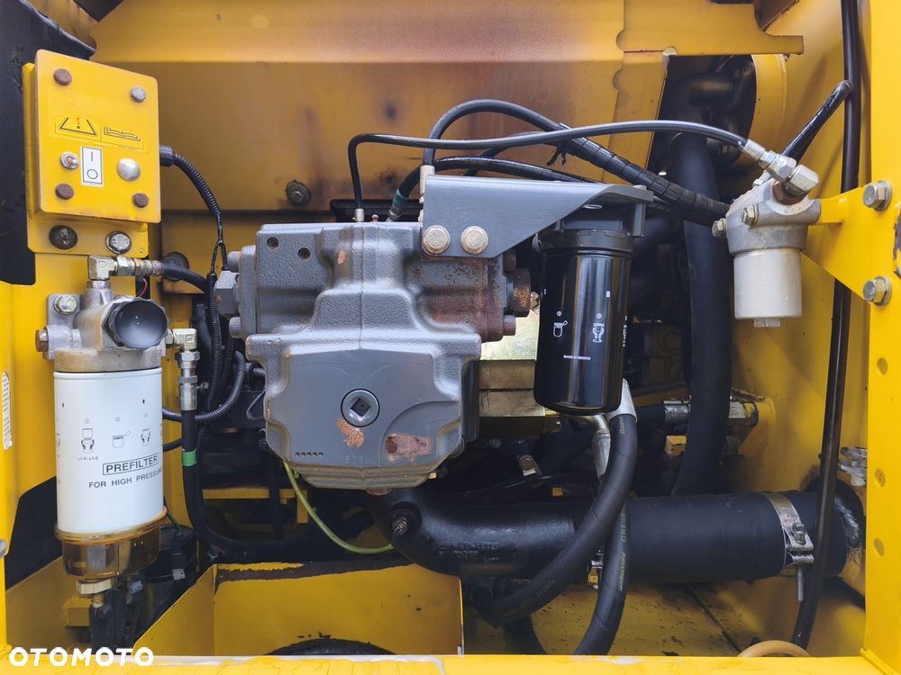Komatsu PC240LC-8 - 7