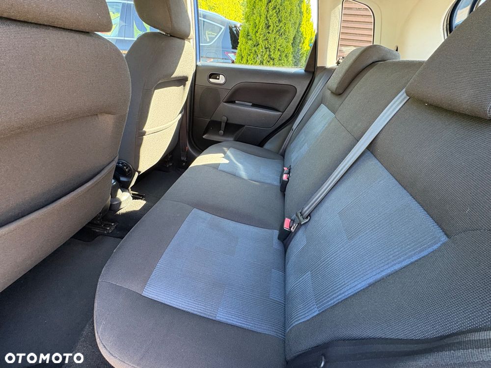 Ford Fiesta 1.4 Ambiente - 17