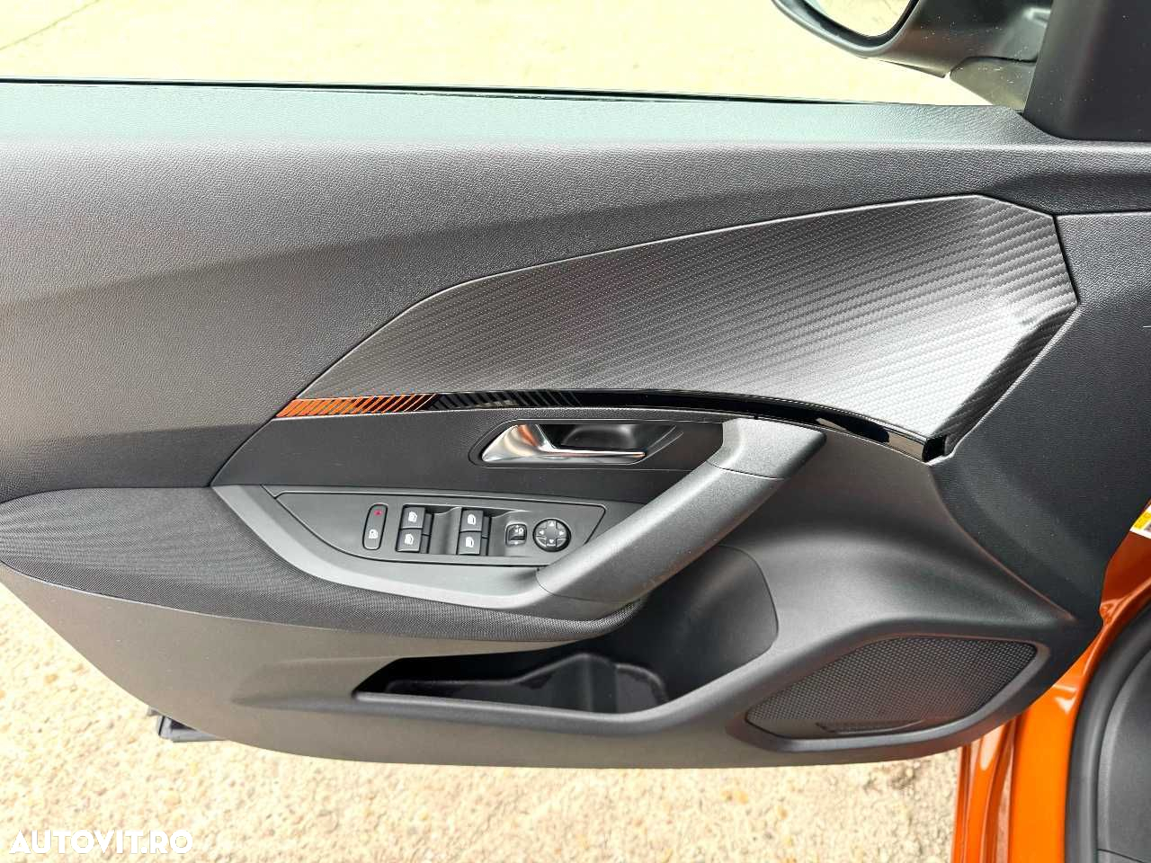 Peugeot 2008 PureTech 130 EAT8 Allure - 14