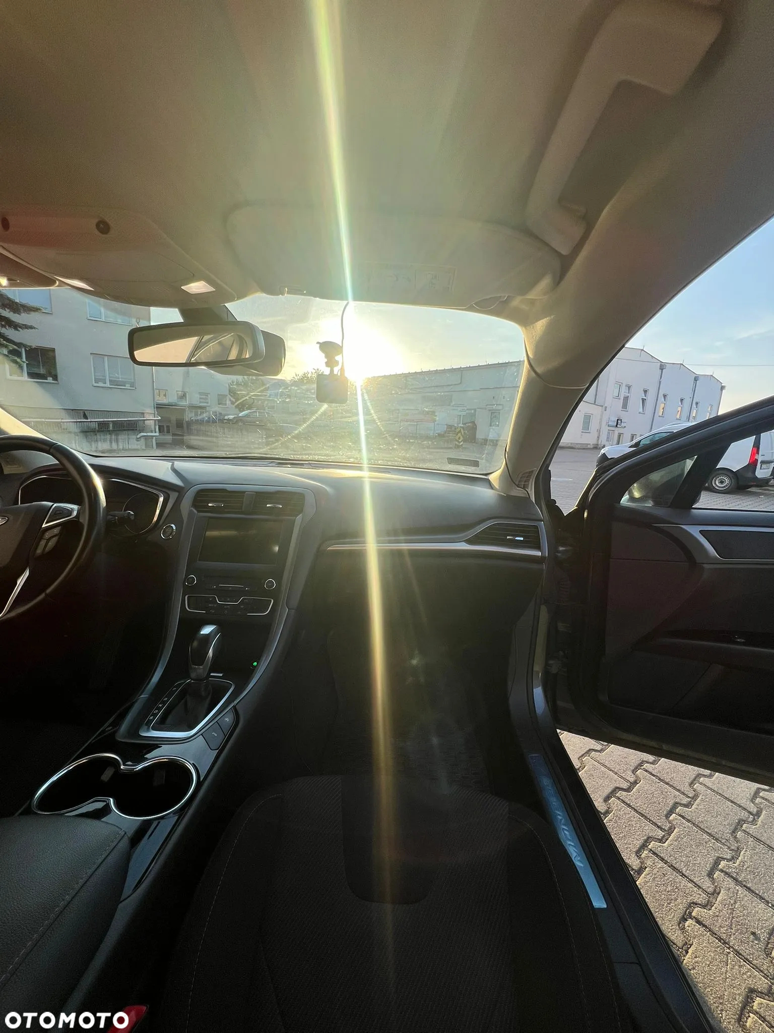 Ford Mondeo 2.0 EcoBoost Titanium - 25