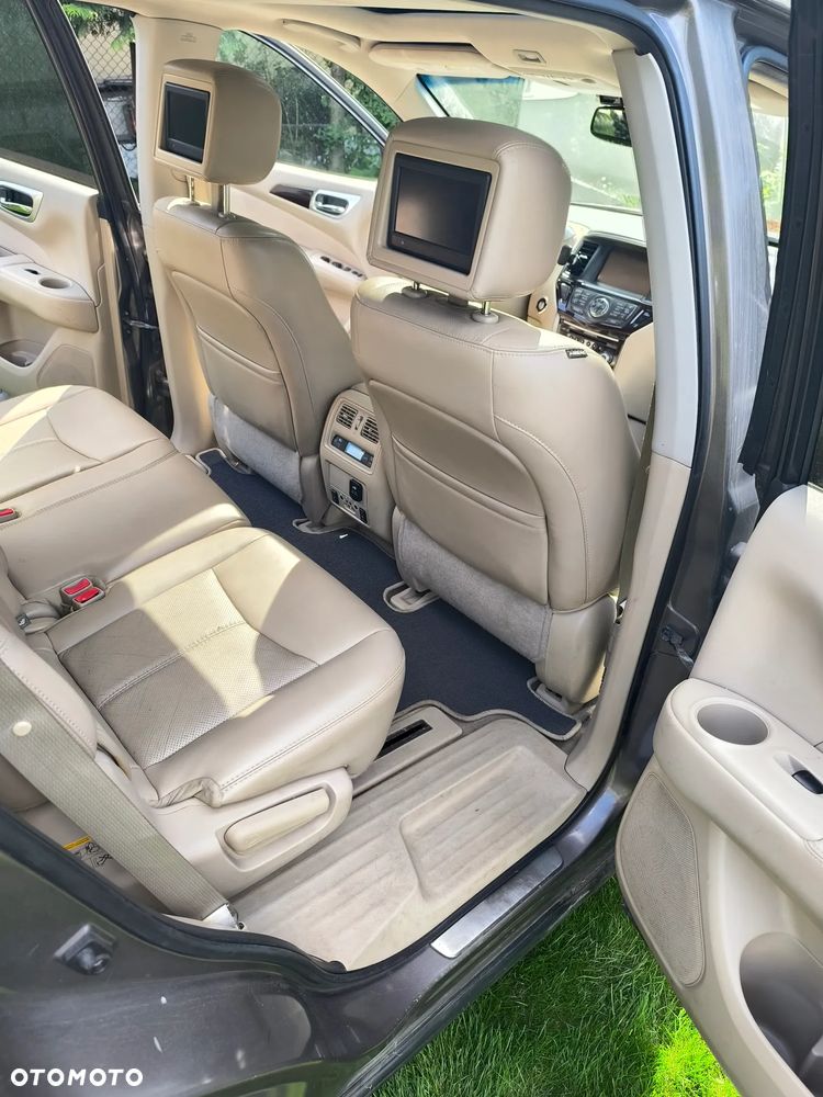 Nissan Pathfinder - 31