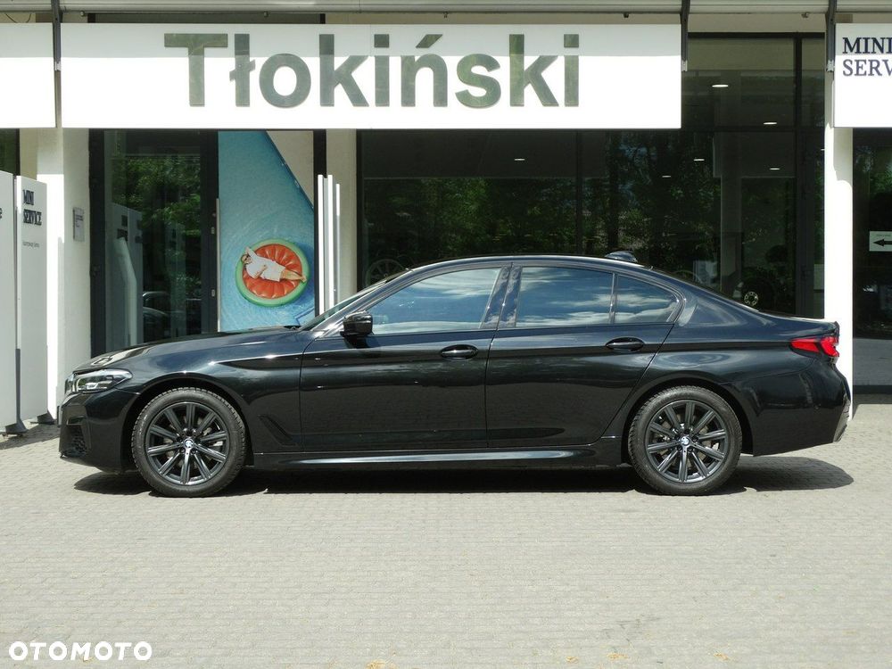 BMW Seria 5 520d xDrive MHEV M Sport sport - 2