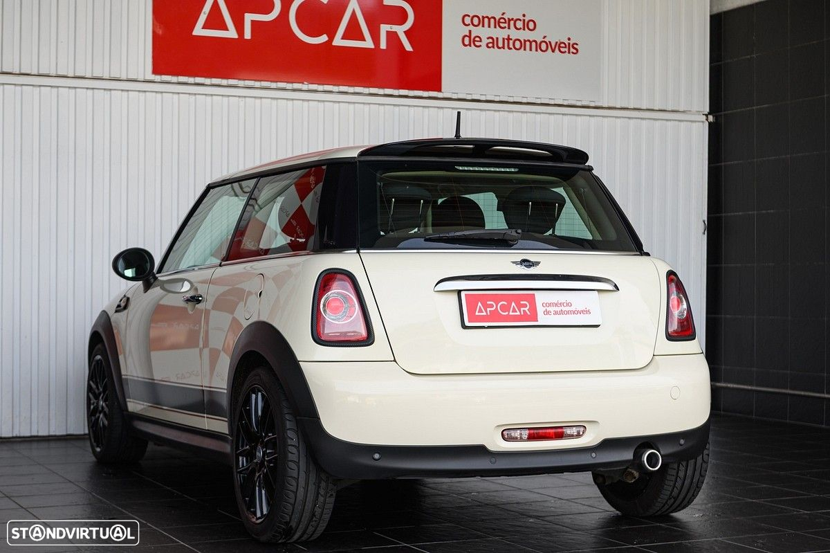 MINI 3 Portas Cooper D - 16